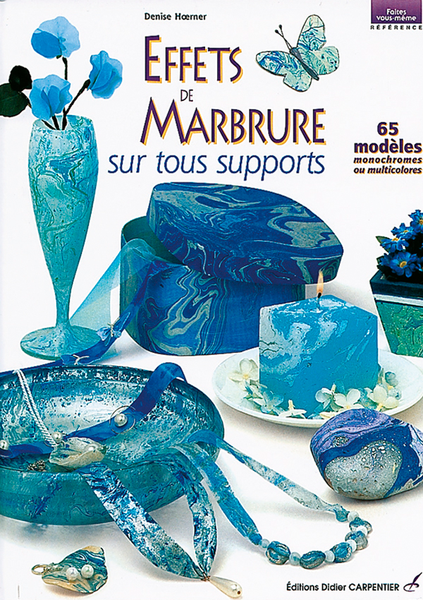 objets en marbre en bleu